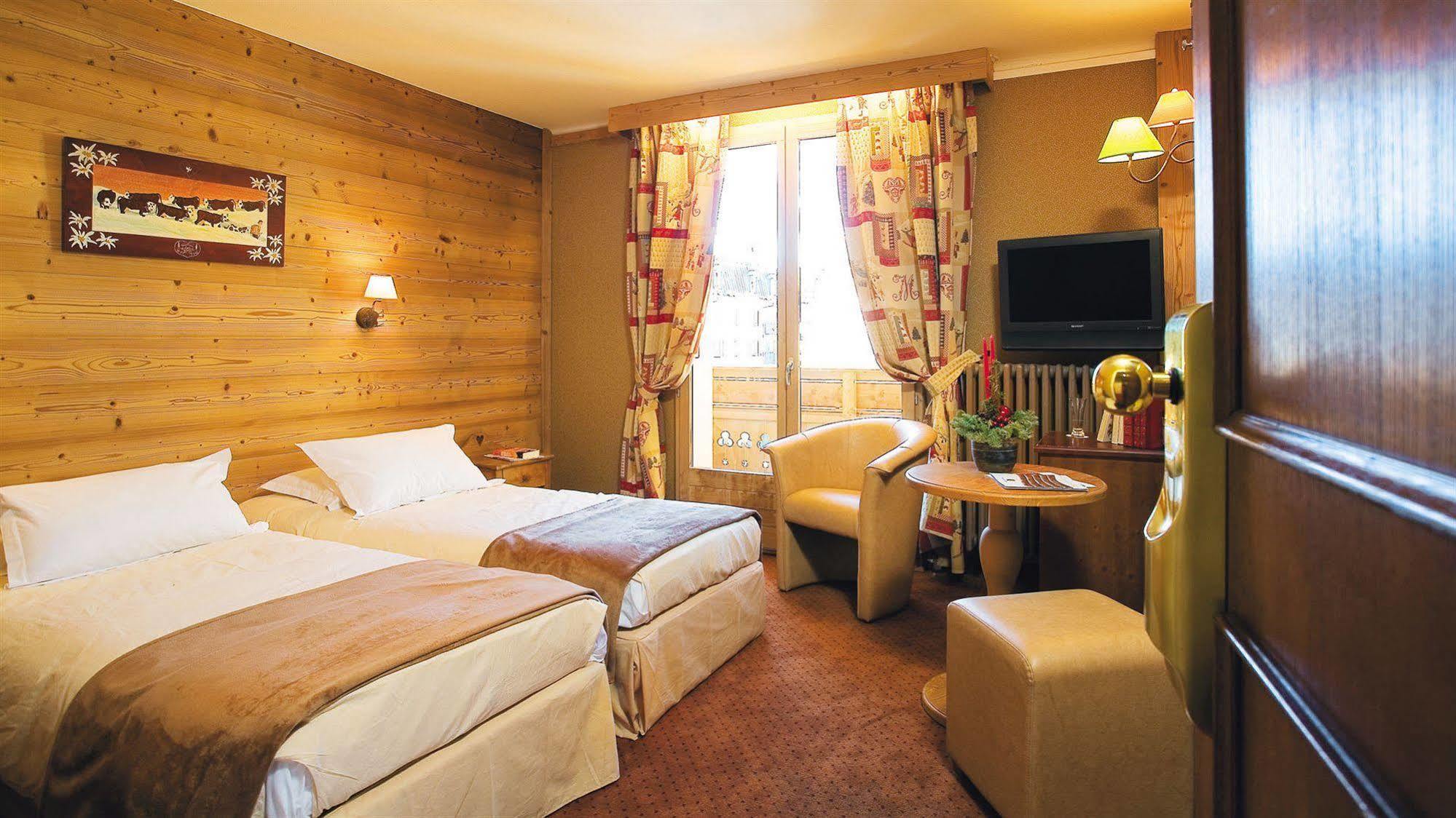 Les Gourmets - Chalet Hotel Chamonix Exteriör bild