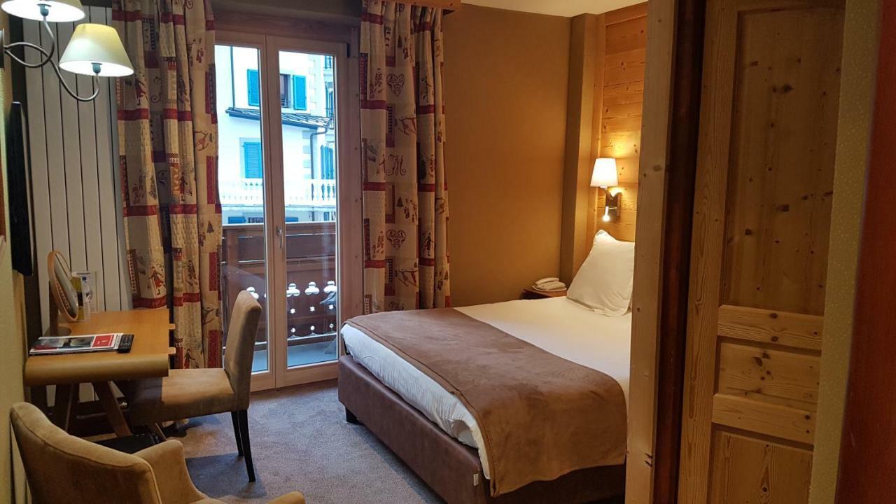 Les Gourmets - Chalet Hotel Chamonix Exteriör bild